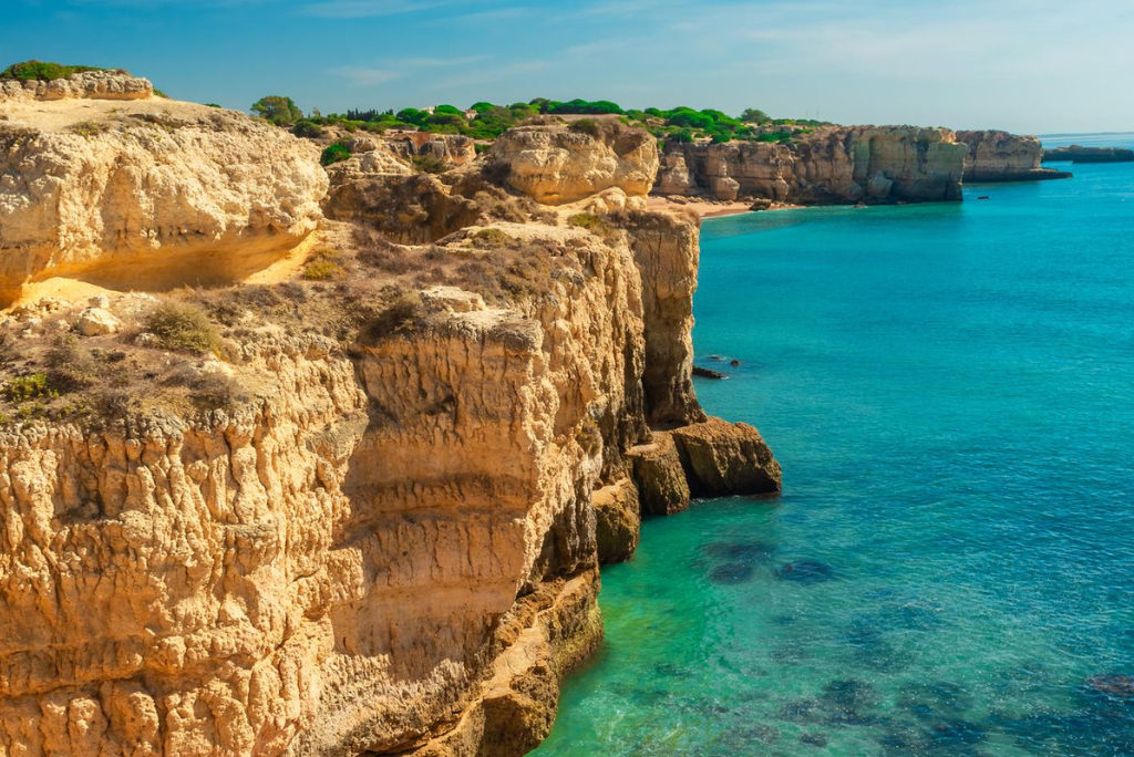 Algarve_iconic luxury by the sea