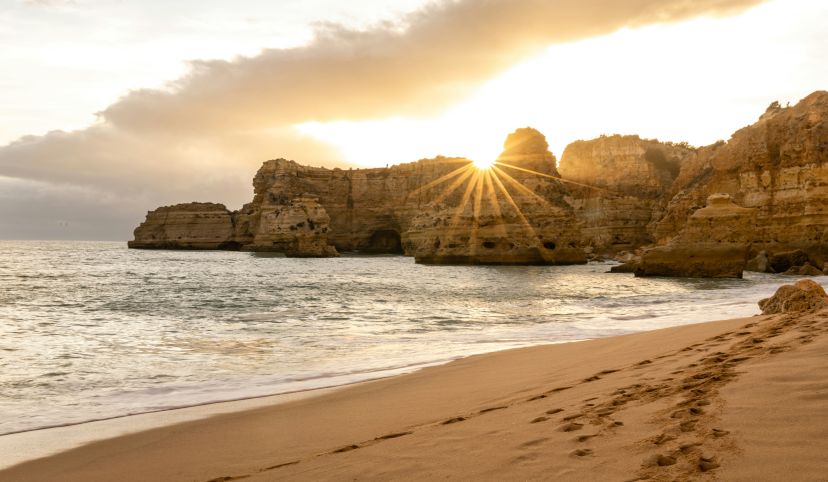 Discover Paradise-Why Travel to Algarve, Portugal