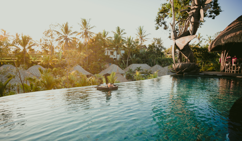 Luxury Travel Trends_What's Hot and What's Not_Capa